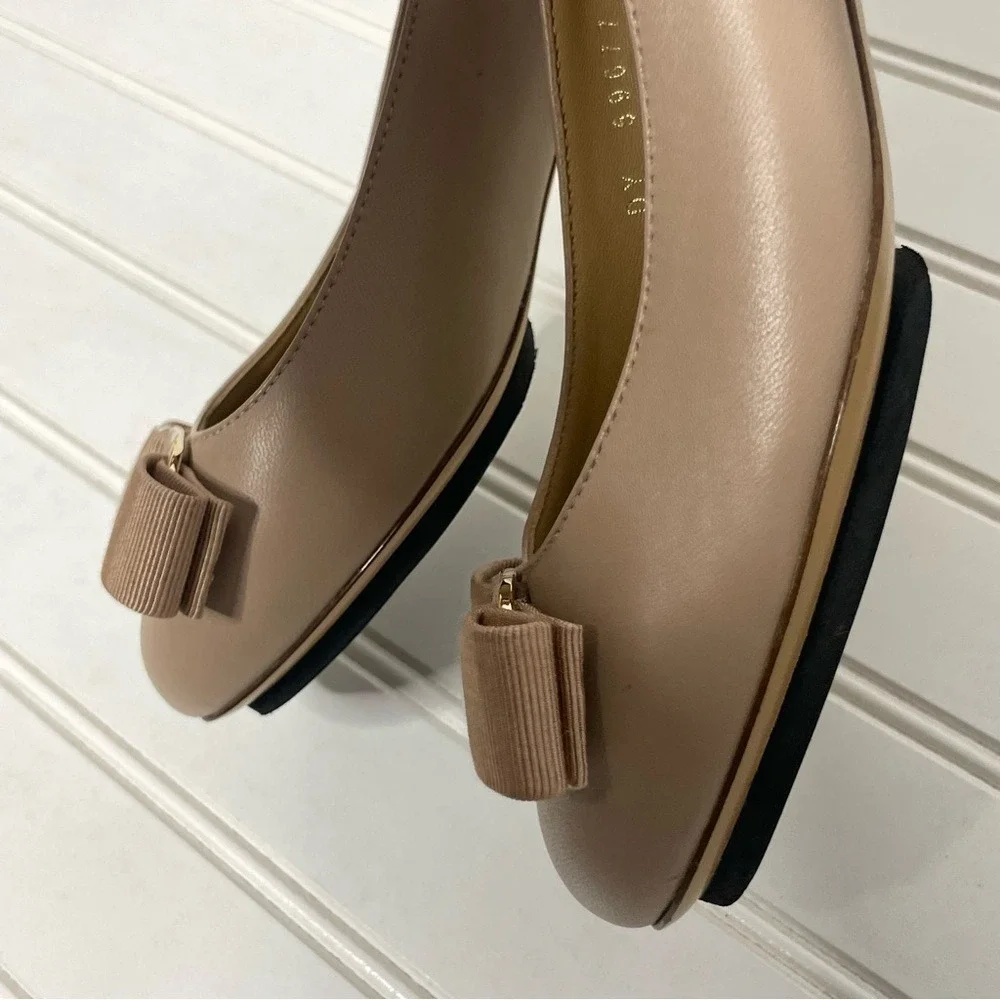 Salvatore Ferragamo Vara Nude Leather Block Heel Bow Pump Kids Size 4